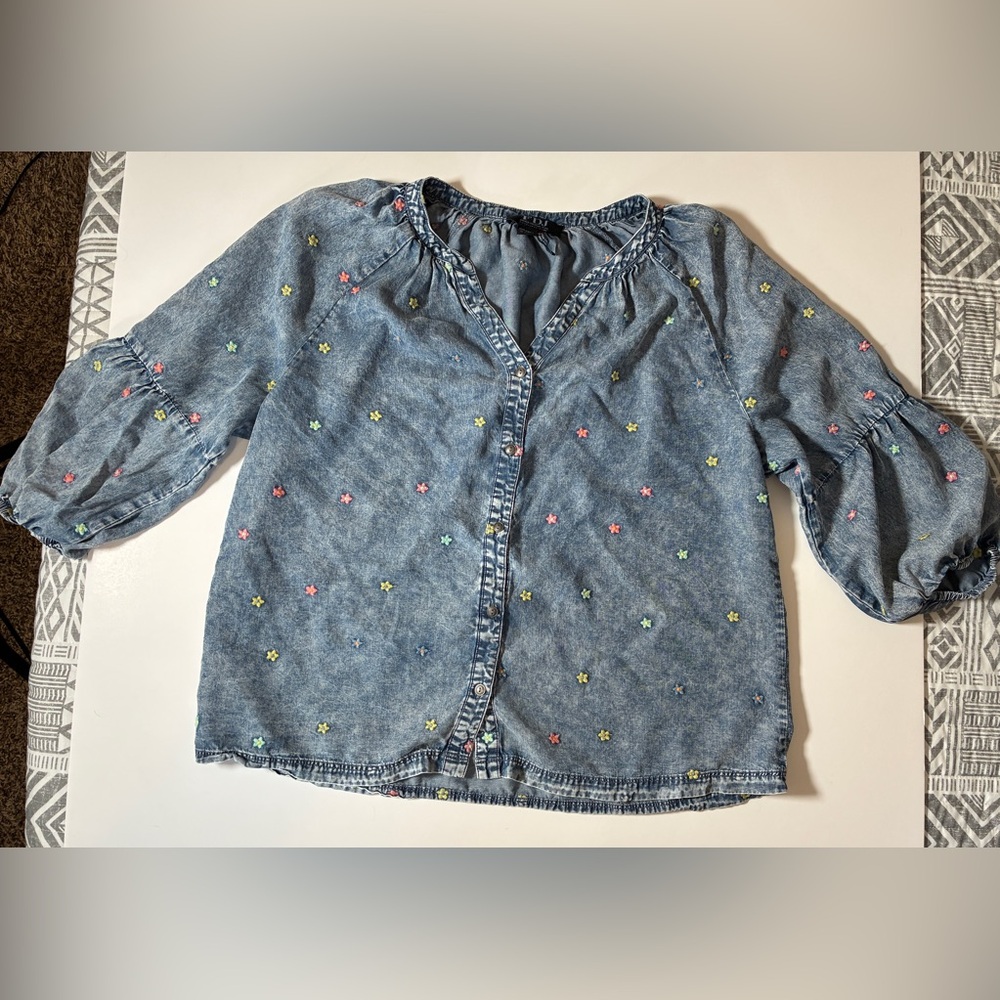 French Dressing Jeans Flower Embroidered Balloon Sleeve Denim Top - Picture 8 of 11